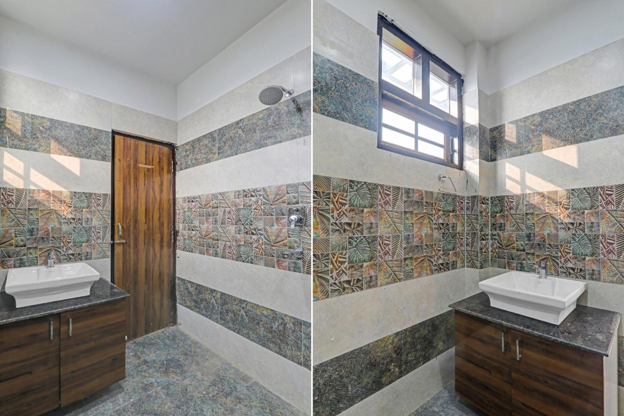 Townhouse Relax Inn Chinhat Ngoại thất bức ảnh